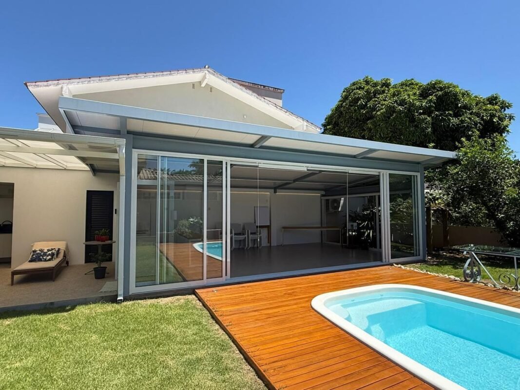 Cobertura Metálica com Fechamento em Vidro – obra MetalPriss